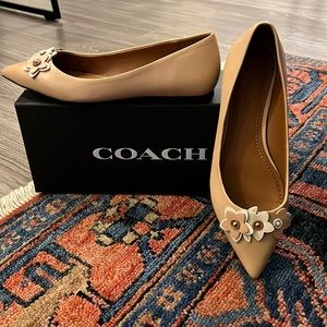 COACH Leather Flat With Floral Applique - Size 6.5 - Nude White and Silver